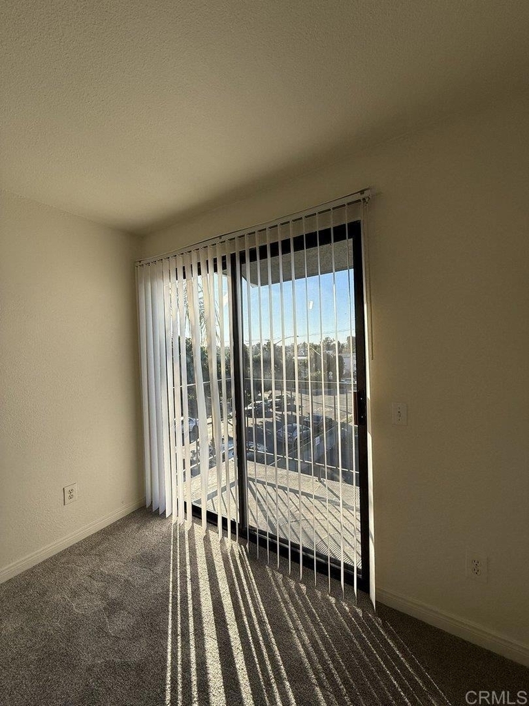 4120 Estrella Ave - Photo 2
