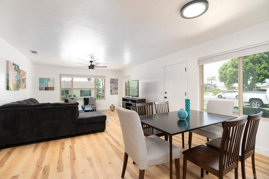 1025 Plover Way - Photo 5