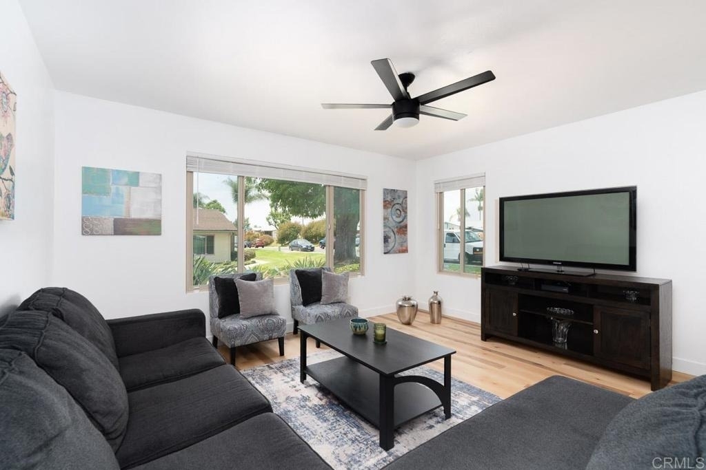 1025 Plover Way - Photo 2