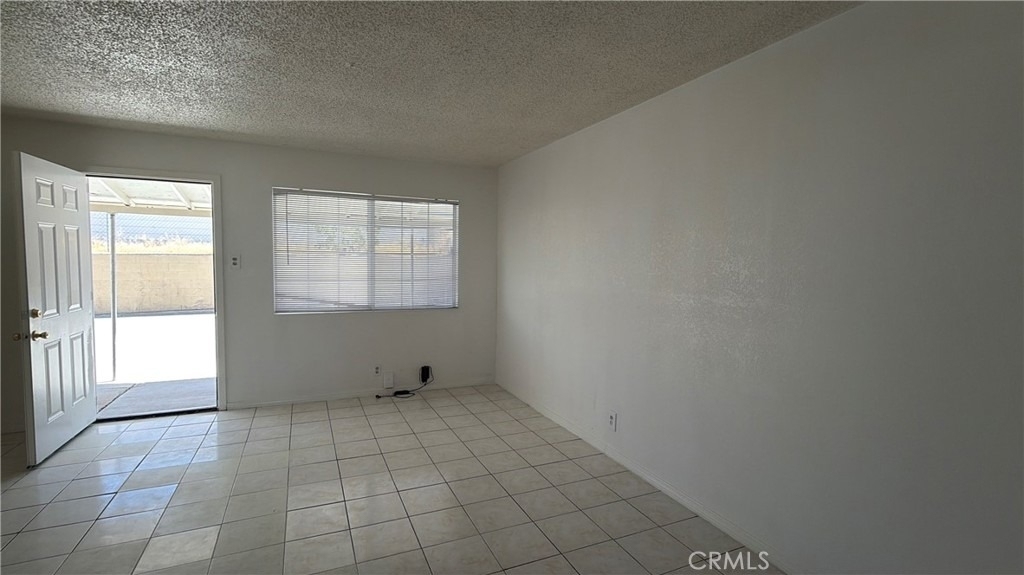 322 Maxine Avenue - Photo 3
