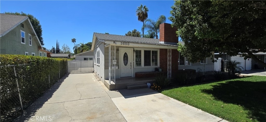 3550 Washington Street - Photo 2