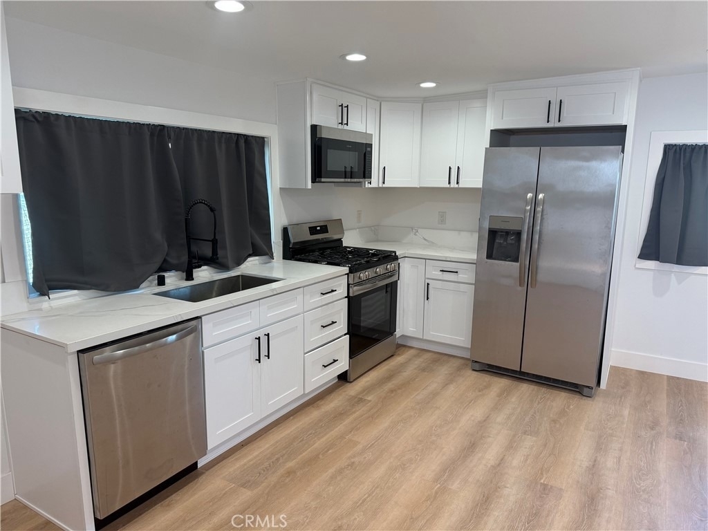 1395 B 3rd - Photo 10