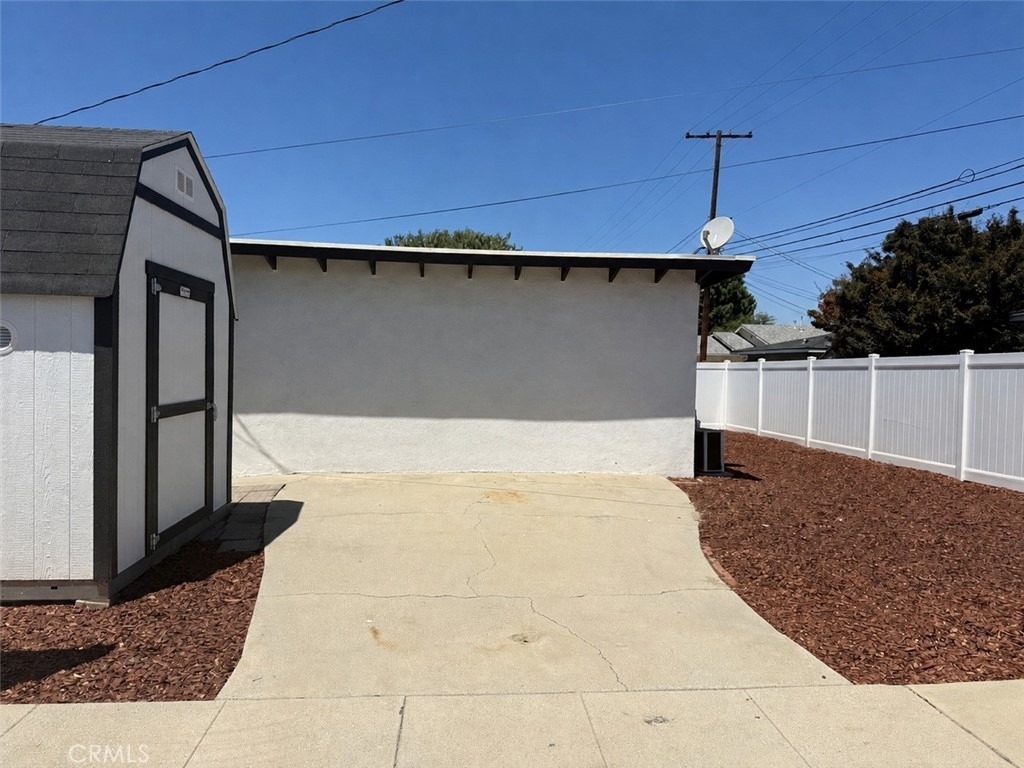 1395 B 3rd - Photo 16