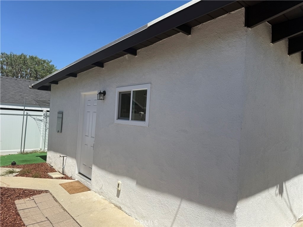 1395 B 3rd - Photo 0