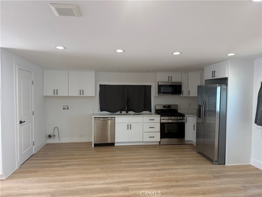 1395 B 3rd - Photo 8