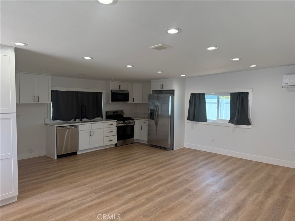 1395 B 3rd - Photo 6