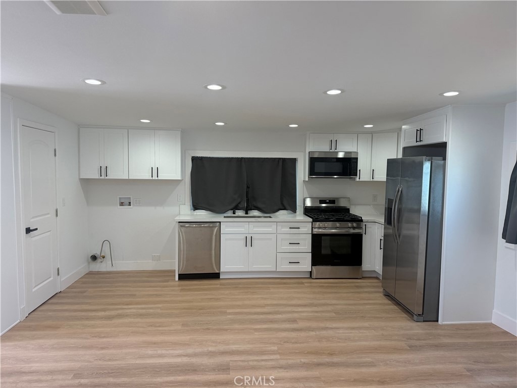 1395 B 3rd - Photo 9