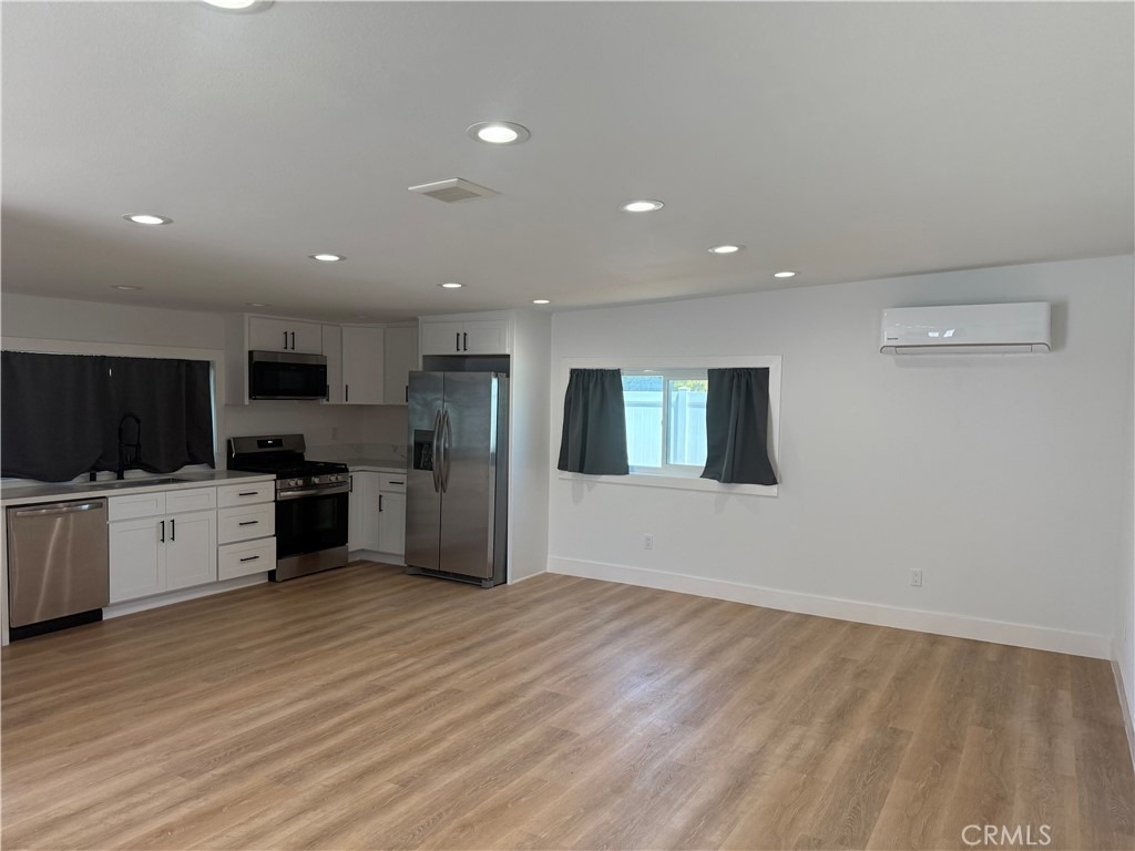 1395 B 3rd - Photo 5