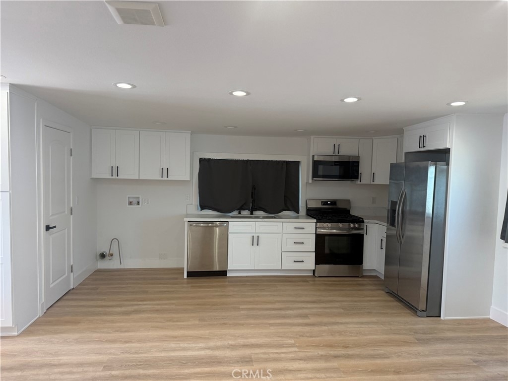 1395 B 3rd - Photo 7