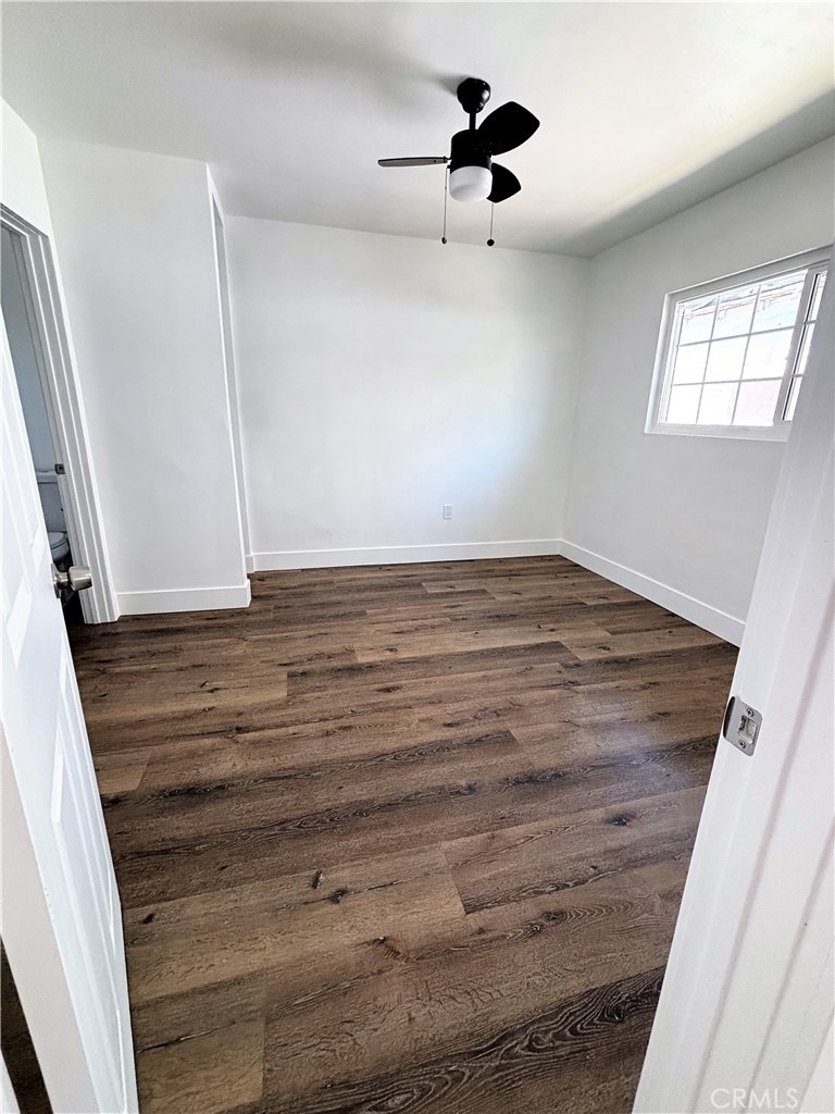 201 S Rowan Avenue - Photo 2