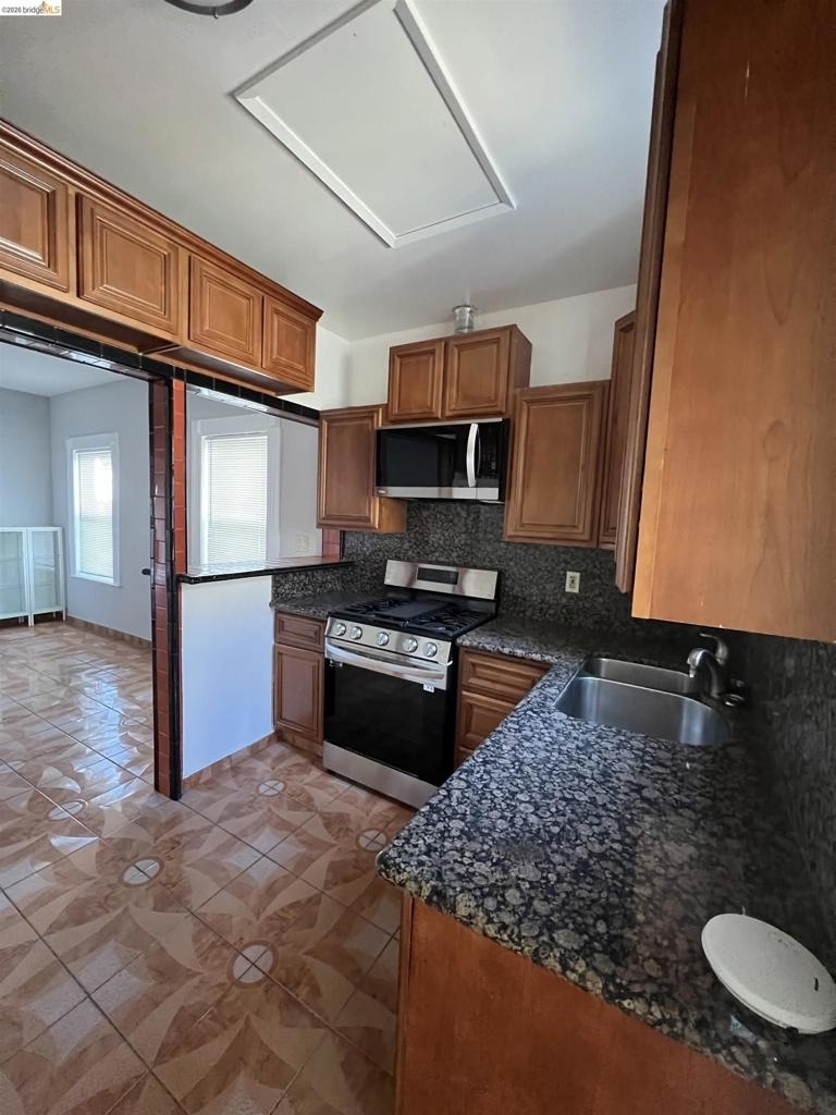 1251 63rd - Photo 7