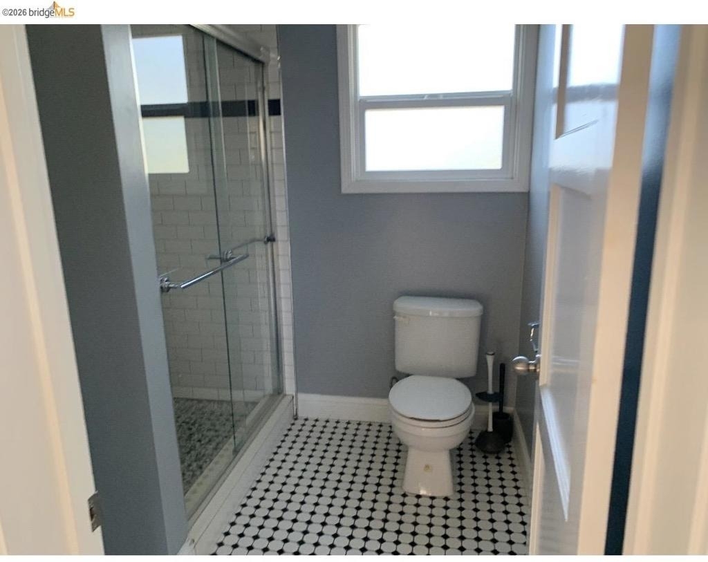 1425 Oxford St - Photo 3