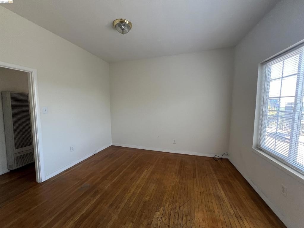 3244 Ellis St - Photo 0