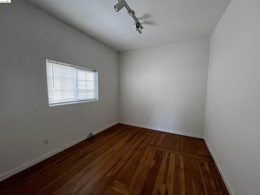 3244 Ellis St - Photo 1