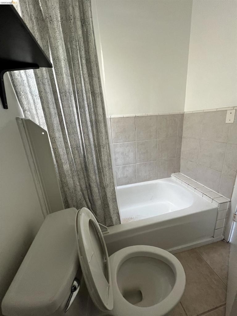 3244 Ellis St - Photo 3