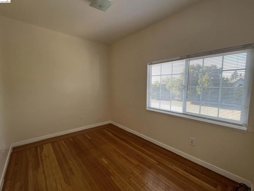 3244 Ellis St - Photo 1