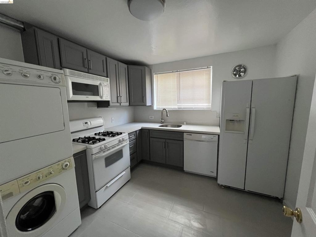 3244 Ellis St - Photo 5