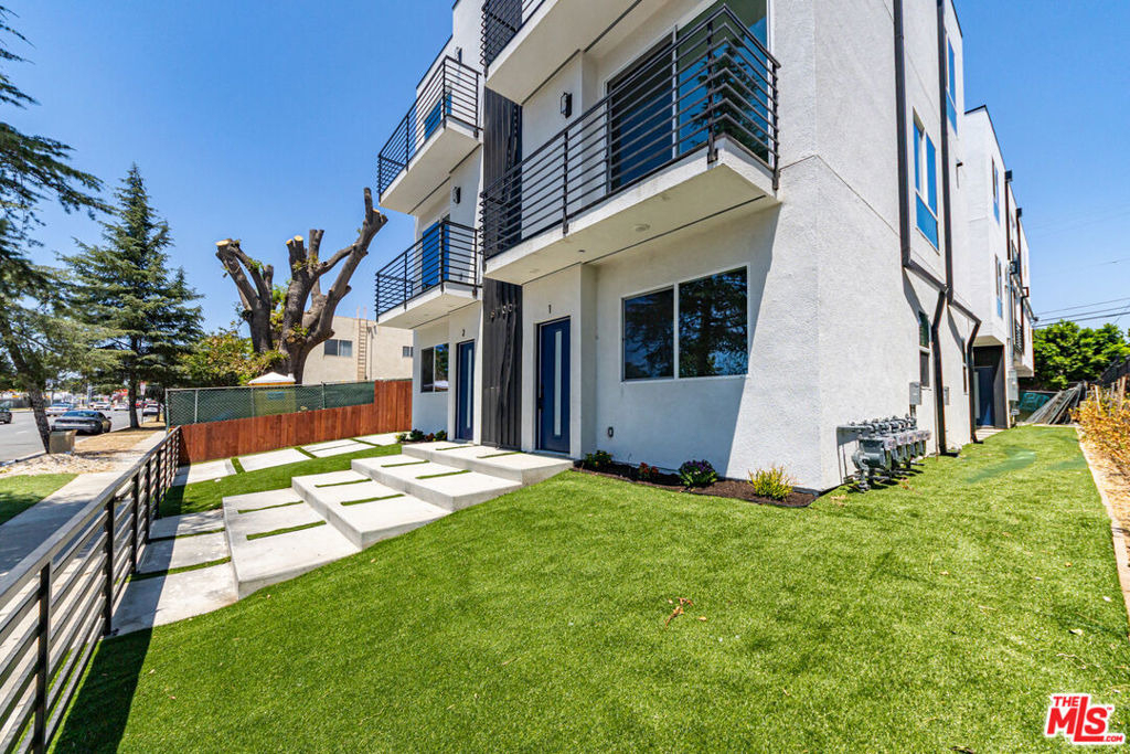 6702 Balboa Boulevard - Photo 26