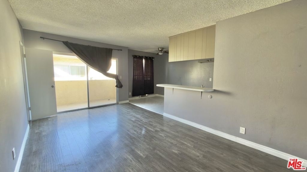 837 S Ardmore Avenue - Photo 3