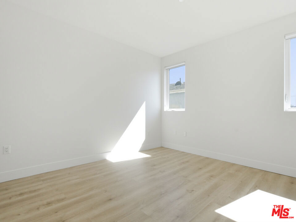 5657 Virginia Avenue - Photo 11