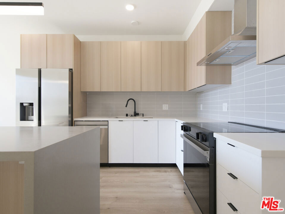 5657 Virginia Avenue - Photo 3