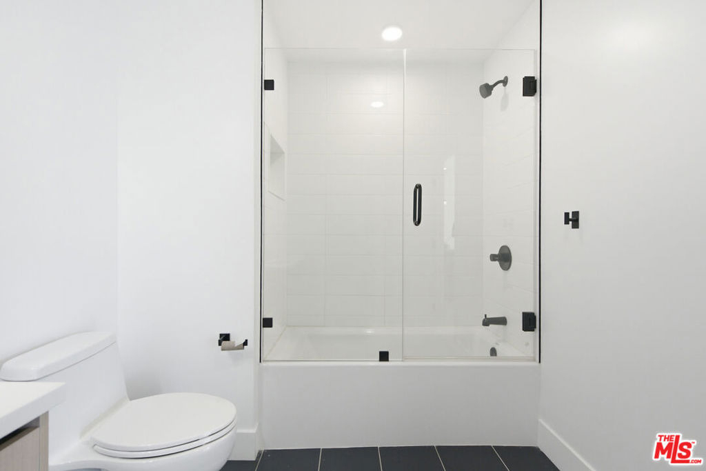 5657 Virginia Avenue - Photo 9