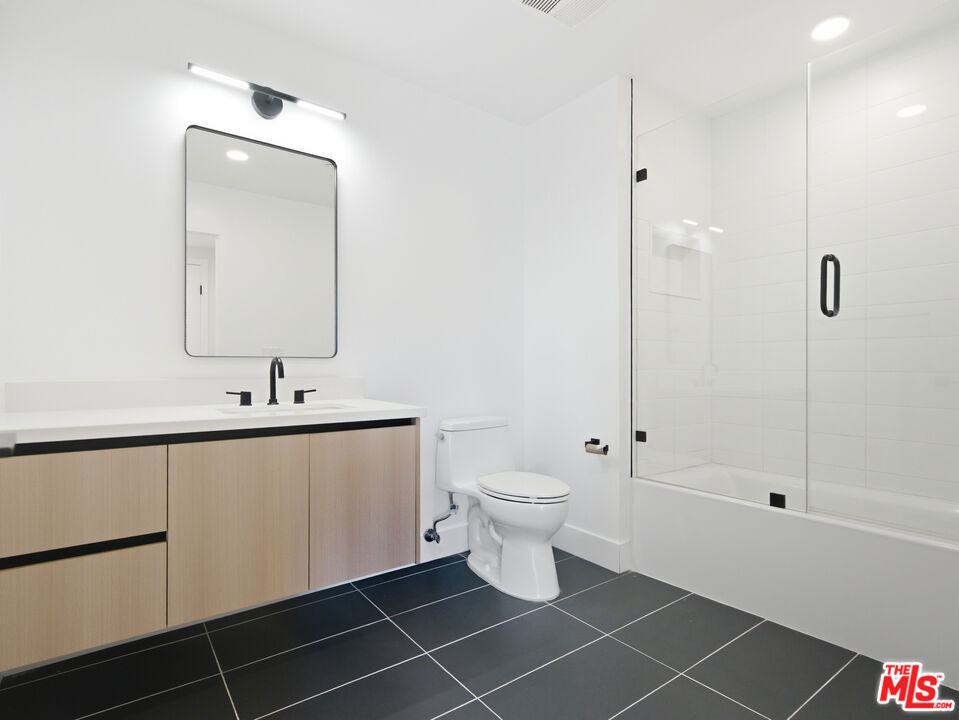 5657 Virginia Avenue - Photo 8