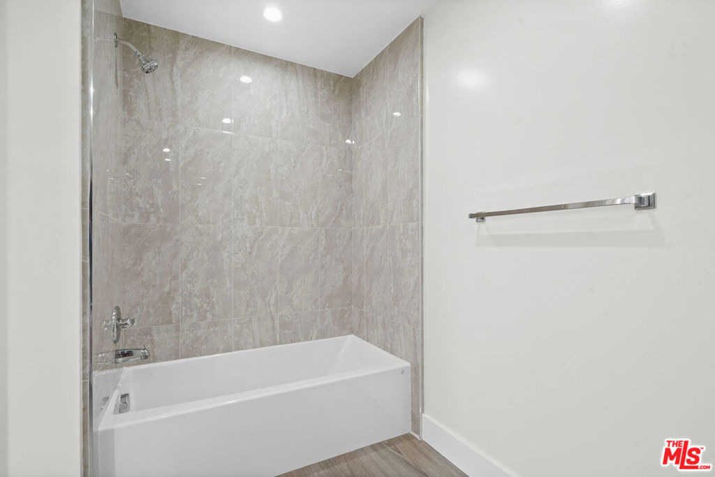 11042 La Maida Street - Photo 10