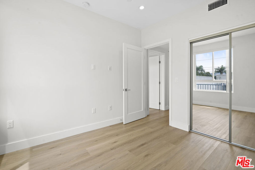 11042 La Maida Street - Photo 12