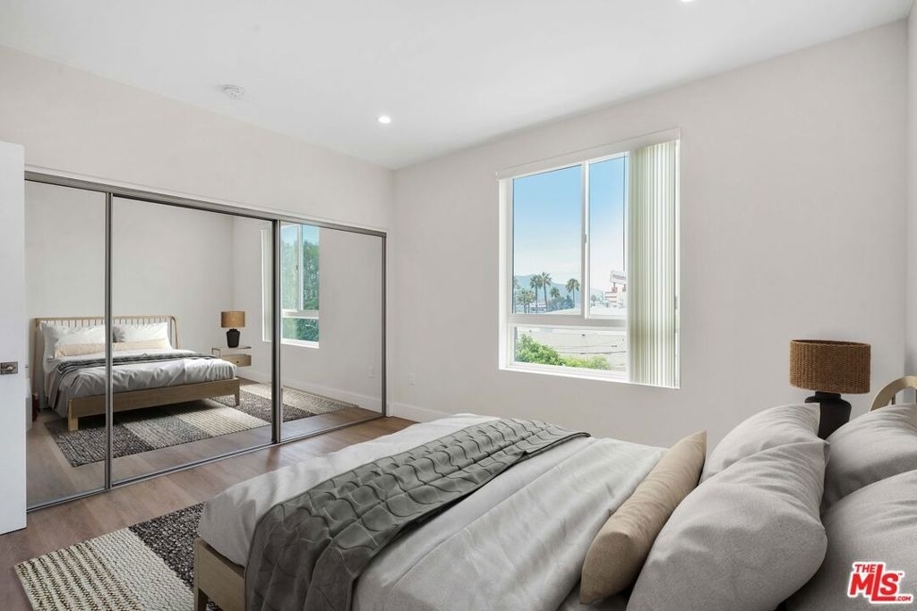 11042 La Maida Street - Photo 13