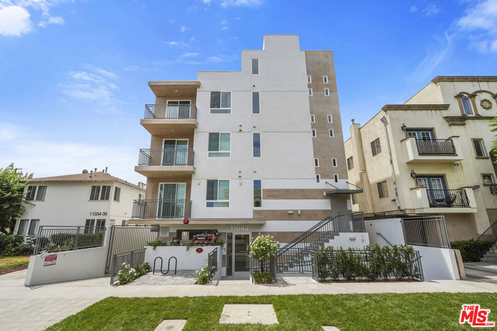 11042 La Maida Street - Photo 20
