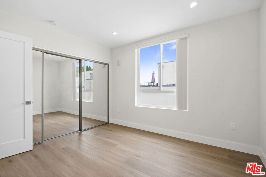 11042 La Maida Street - Photo 14