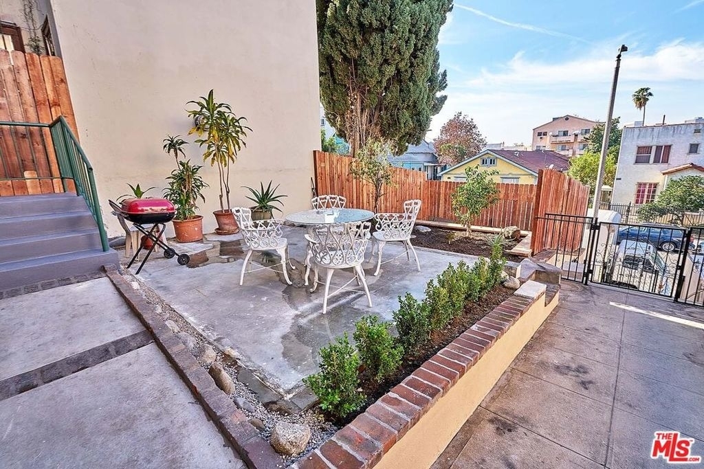 826 S Park View Street - Photo 12
