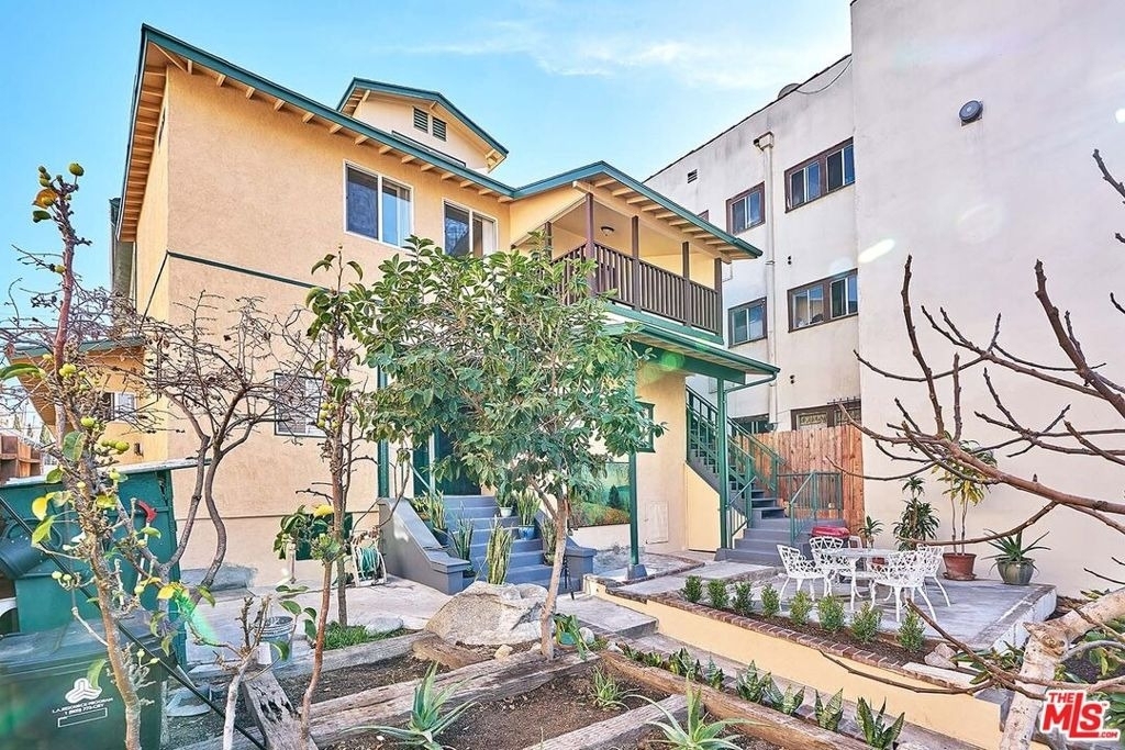 826 S Park View Street - Photo 8