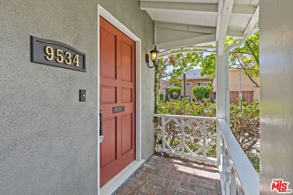 9534 W Olympic Boulevard - Photo 1