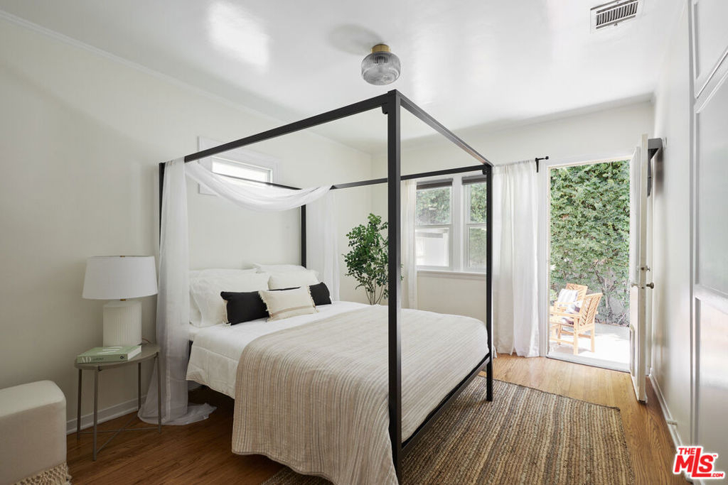 938 N Wetherly Drive - Photo 8