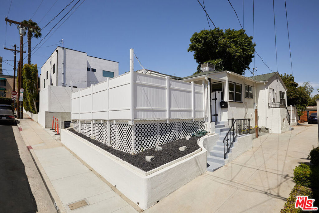 938 N Wetherly Drive - Photo 14