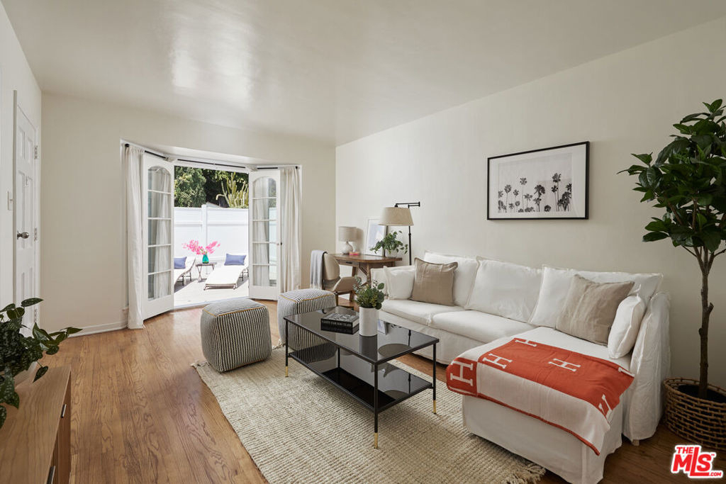 938 N Wetherly Drive - Photo 4