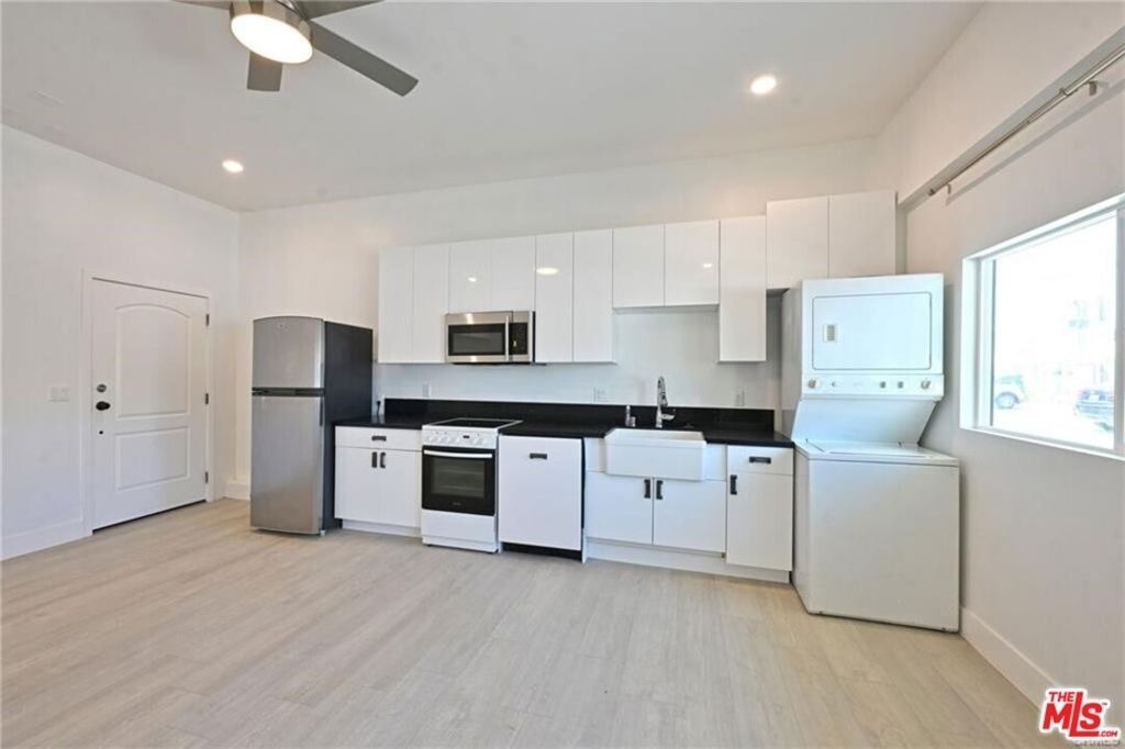 7929 Blackburn Avenue - Photo 1