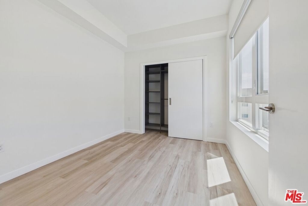 9900 Venice - Photo 4