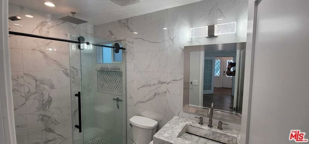 2926 Halldale Avenue - Photo 9