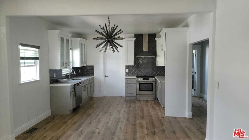 2926 Halldale Avenue - Photo 2
