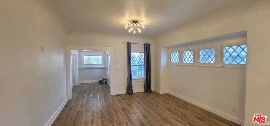 2926 Halldale Avenue - Photo 3
