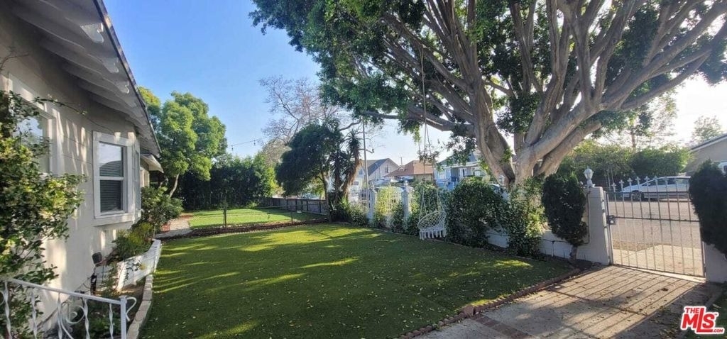 2926 Halldale Avenue - Photo 0