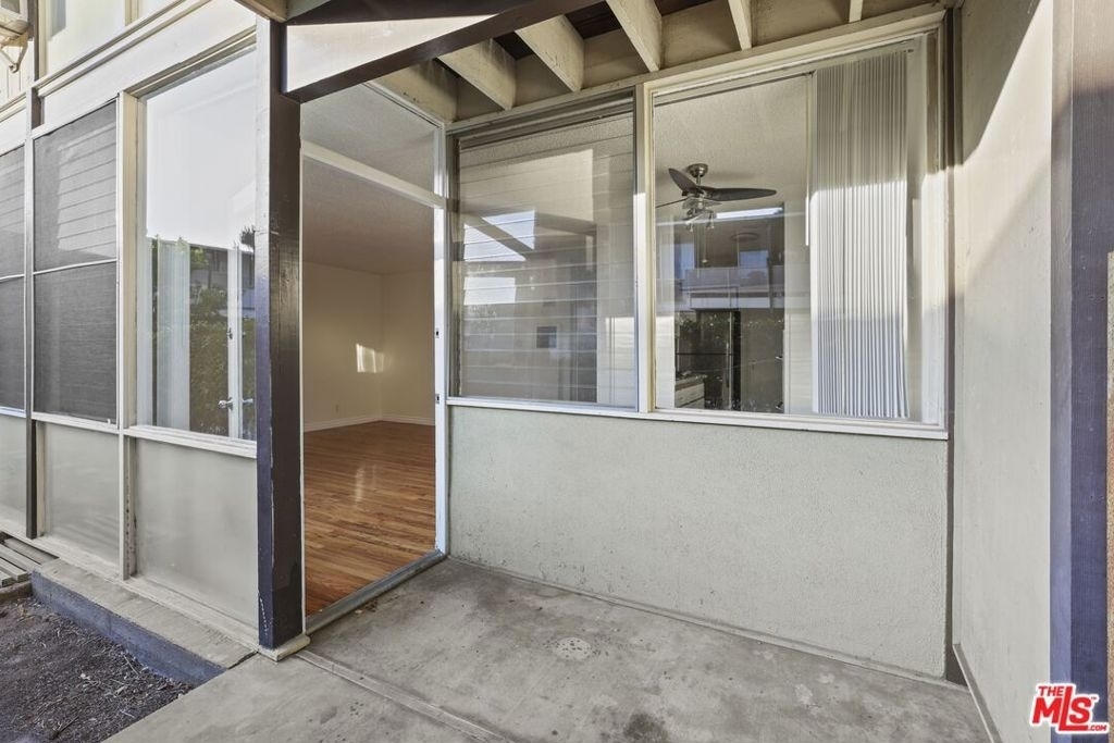 11131 Rose Avenue - Photo 9