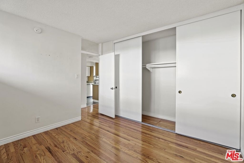 11131 Rose Avenue - Photo 8