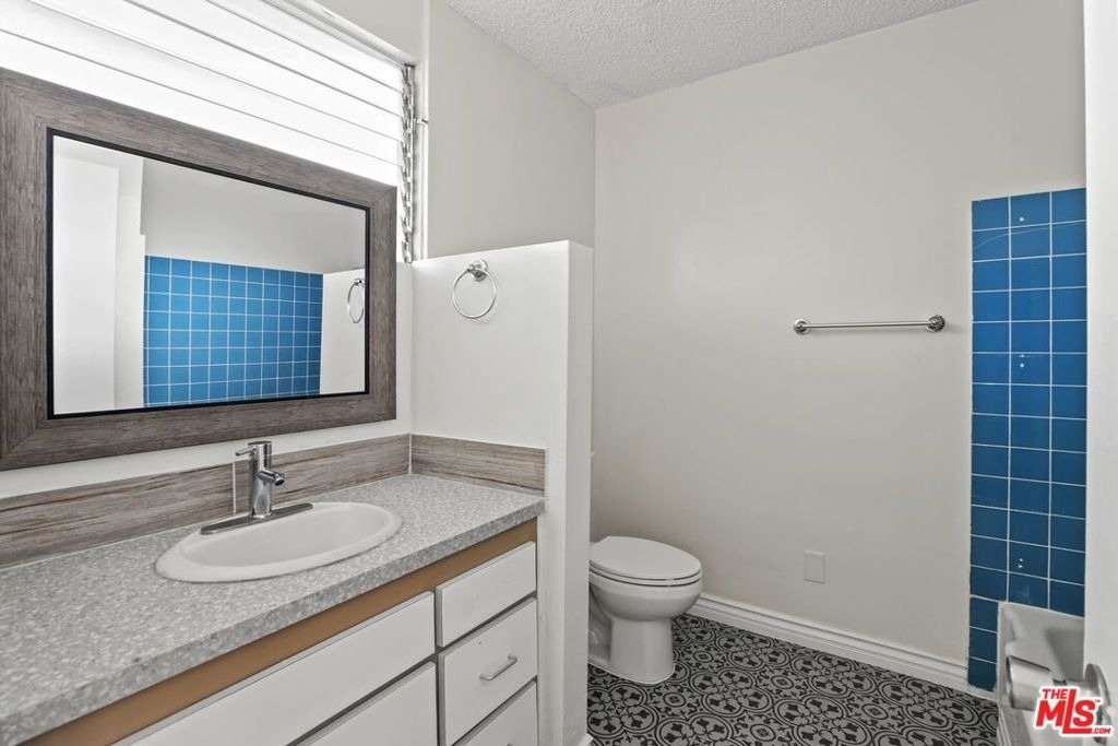 11131 Rose Avenue - Photo 5