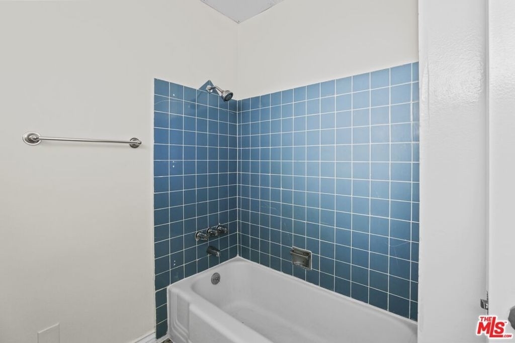 11131 Rose Avenue - Photo 6
