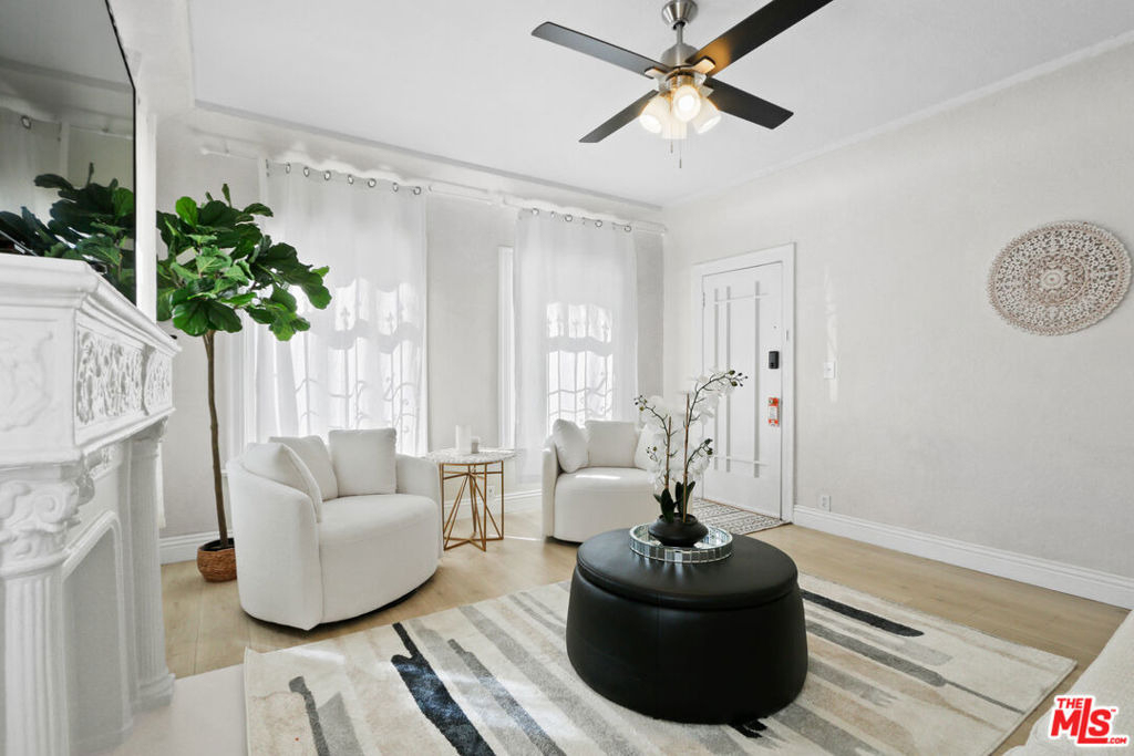 442 N Orange Grove Avenue - Photo 1