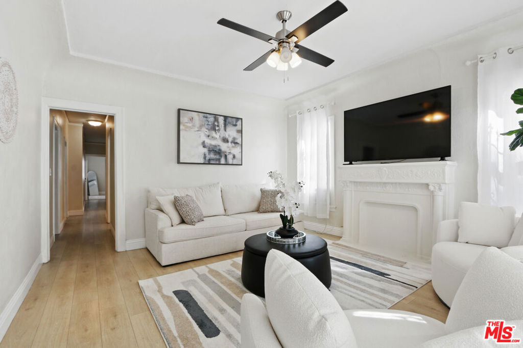 442 N Orange Grove Avenue - Photo 2